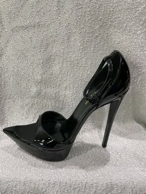 ISO SAINT LAURANT BETTY BLACK PATENT HEEL